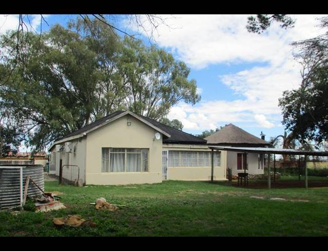 FARM FOR SALE IN BLOEMDAL